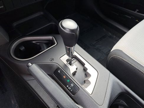 Used 2017 Toyota RAV4 XLE image 28