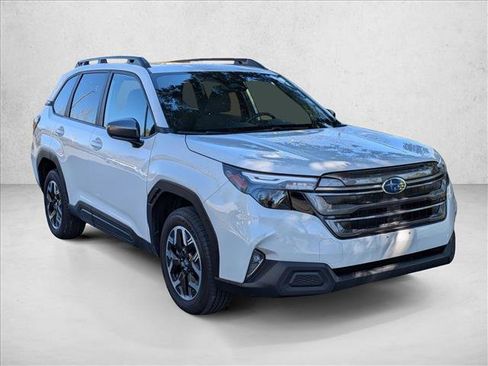 Used 2025 Subaru Forester Premium image 3