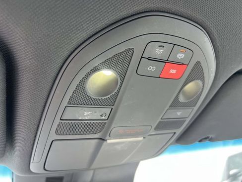 Used 2024 Genesis G70 2.5T RWD image 32