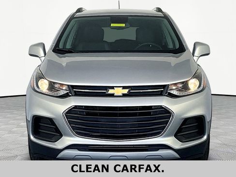 Used 2017 Chevrolet Trax LT w/ LT Convenience Package FWD image 2
