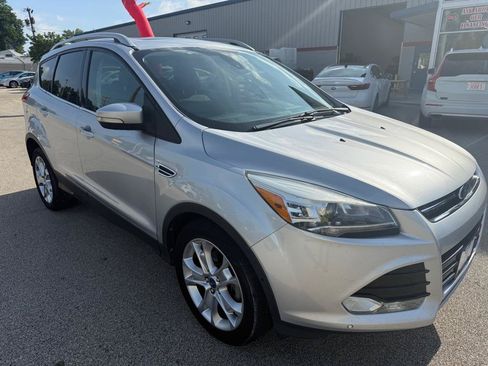 Used 2014 Ford Escape Titanium w/ Equipment Group 401A FWD image 5