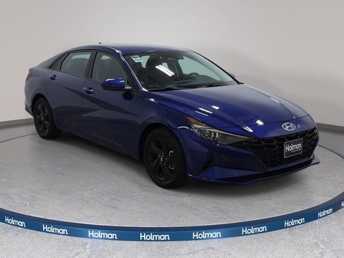 Used 2022 Hyundai Elantra SEL FWD image 4
