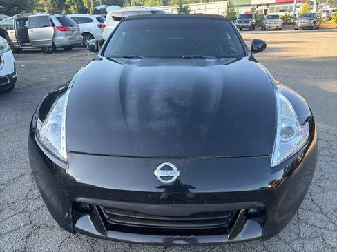Used 2010 Nissan 370Z Touring RWD image 4