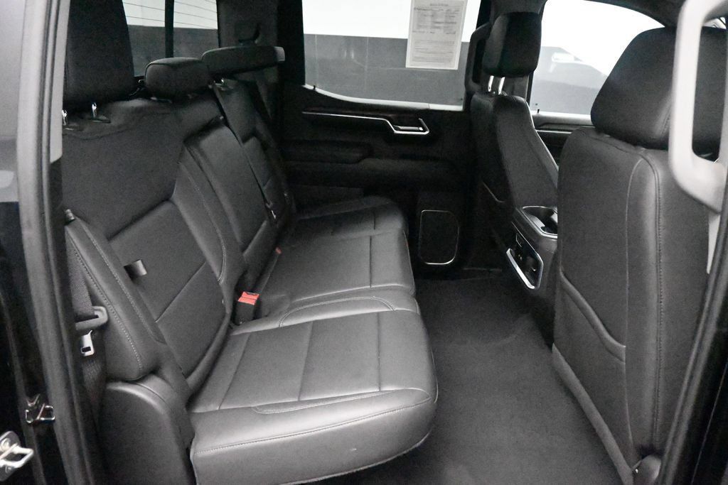 Used 2022 GMC Sierra 1500 SLT w/ SLT Convenience Package AWD/4WD image 11
