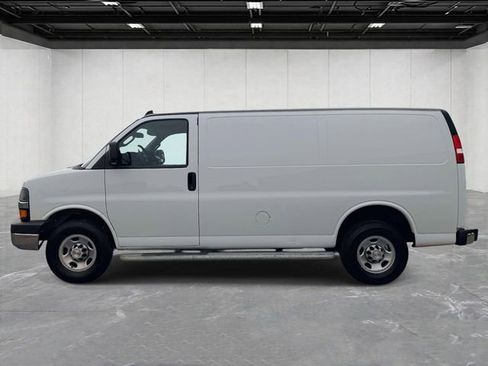 Used 2024 Chevrolet Express 2500 w/ Driver Convenience Package RWD image 8