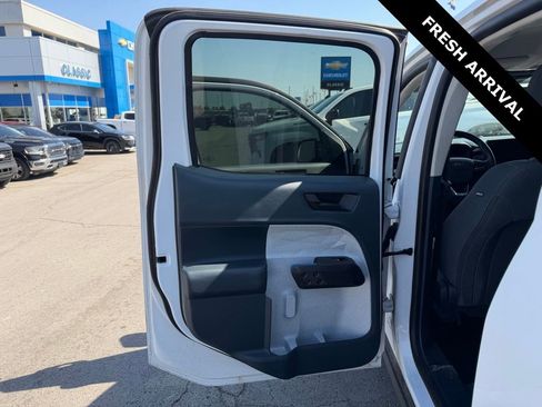 Used 2025 Ford Maverick XLT w/ Equipment Group 302A AWD/4WD image 17