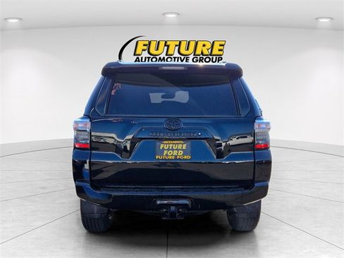 Used 2017 Toyota 4Runner SR5 Premium image 5