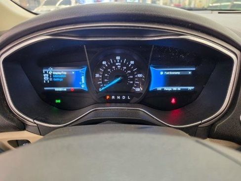 Used 2018 Ford Fusion SE FWD image 13
