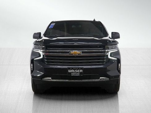 Used 2022 Chevrolet Suburban LT w/ Luxury Package image 9