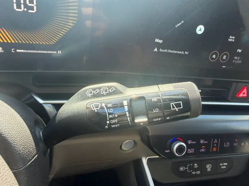 Used 2025 Kia Carnival FWD image 15