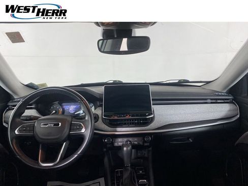 Used 2022 Jeep Compass Latitude w/ Convenience Group AWD/4WD image 16