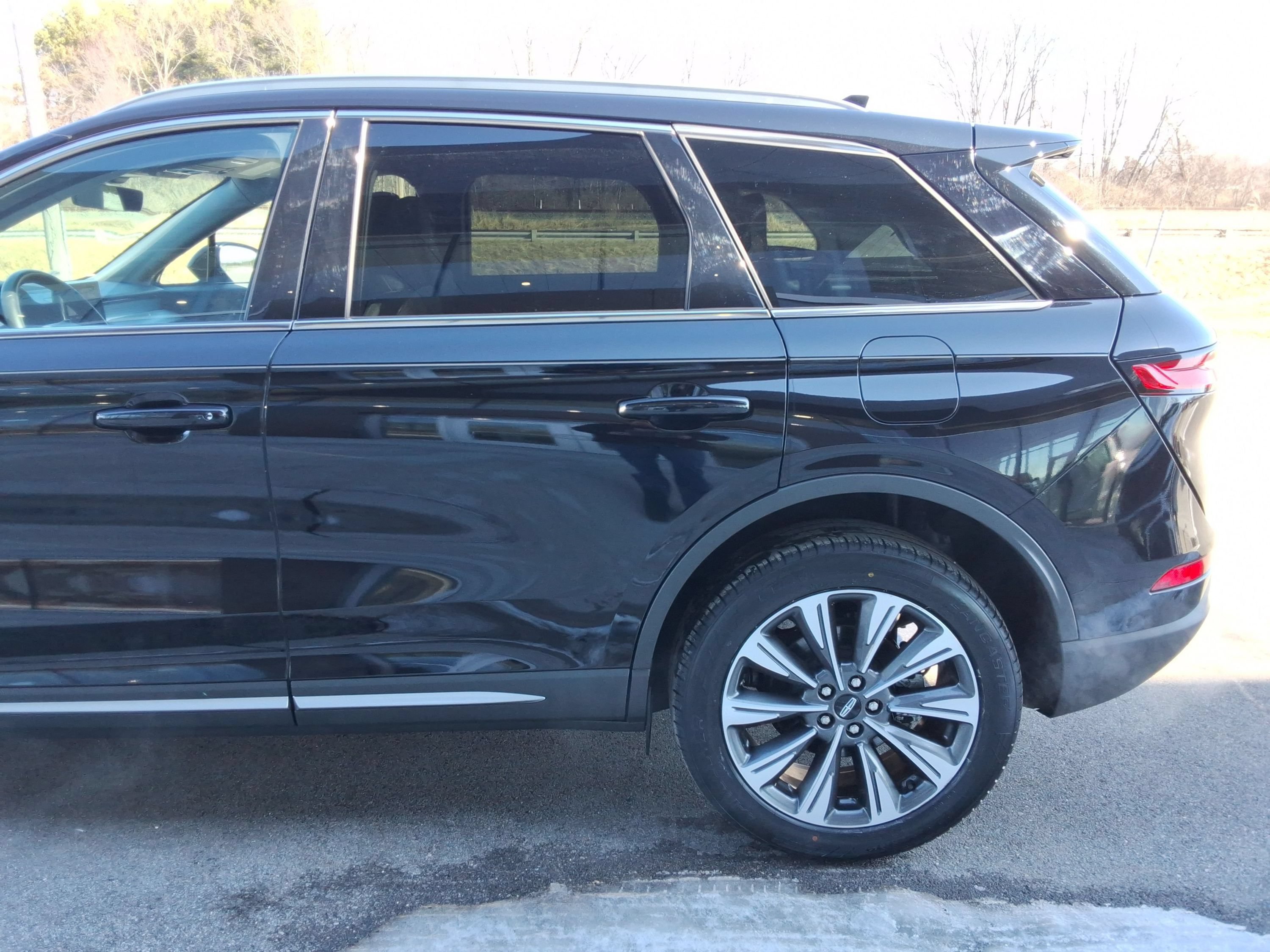 Used 2022 Lincoln Corsair Reserve AWD/4WD image 7