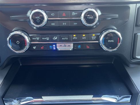 New 2026 Ford F250 Lariat w/ Black Appearance Package image 9