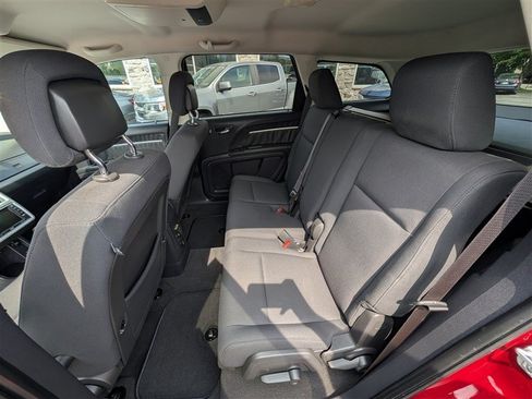 Used 2010 Dodge Journey SXT w/ Rear Seat Video Group FWD image 15