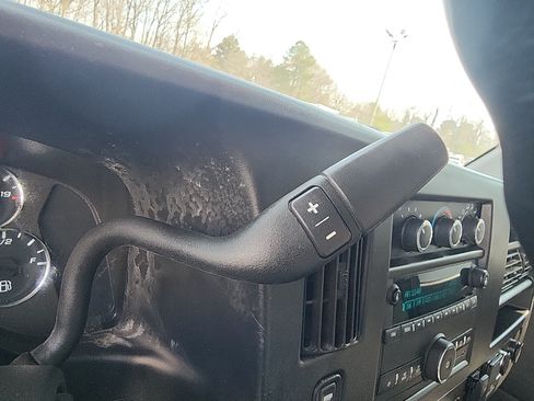 Used 2022 Chevrolet Express 3500 w/ Power Convenience Package RWD image 18