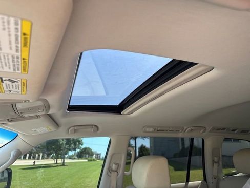 Used 2016 INFINITI QX80 4WD w/ Deluxe Technology Package image 11