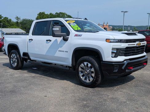 Used 2025 Chevrolet Silverado 2500 Custom w/ Custom Convenience Package AWD/4WD image 6