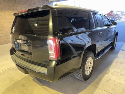Used 2018 GMC Yukon XL SLT image 4