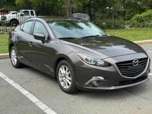 Used 2016 MAZDA MAZDA3 i Touring FWD image 1