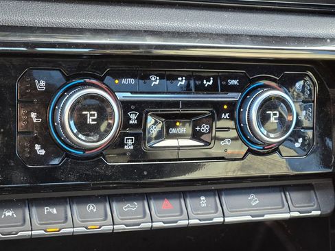 Used 2024 GMC Sierra 1500 AT4 w/ AT4 Premium Package image 7