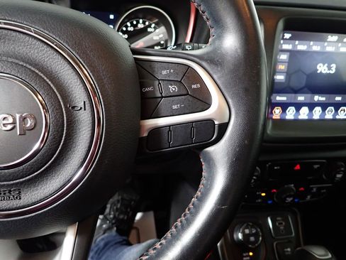 Used 2019 Jeep Compass Trailhawk image 25