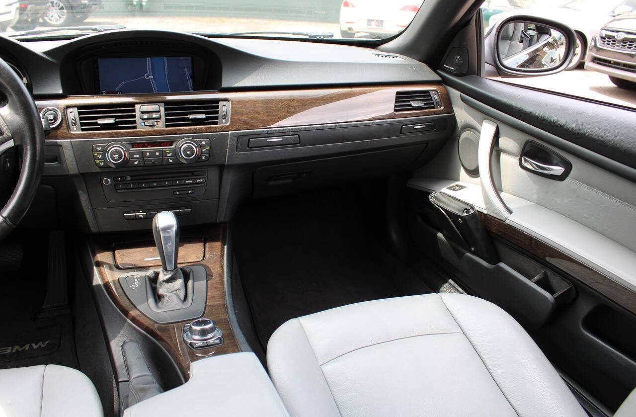 Used 2013 BMW 335i Convertible RWD image 19