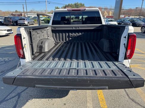 Used 2024 GMC Sierra 1500 SLT w/ SLT Premium Plus Package AWD/4WD image 31