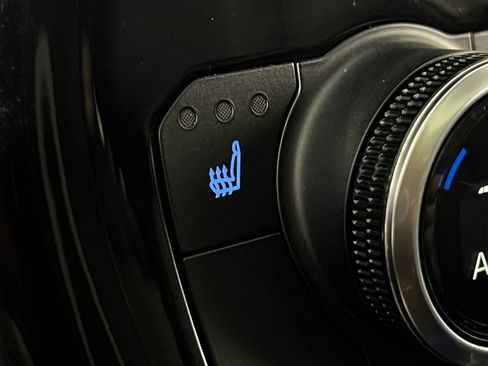 Certified 2021 Toyota Highlander XLE image 20