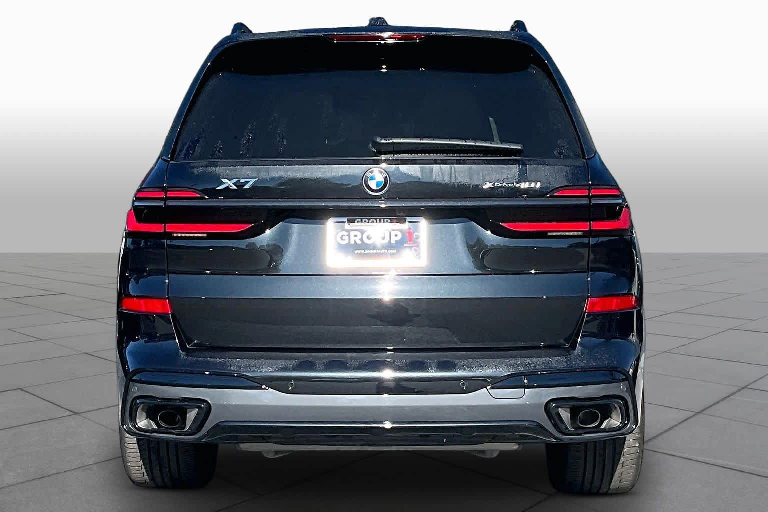 Used 2025 BMW X7 xDrive40i w/ M Sport Package AWD/4WD image 5