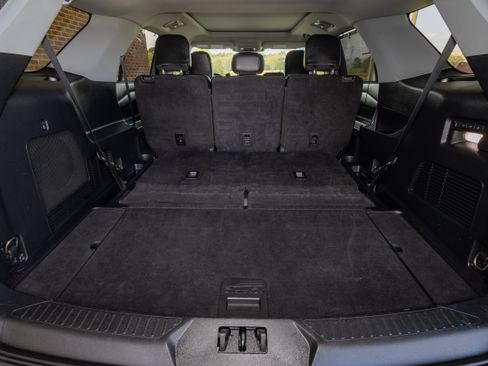 Used 2022 Ford Explorer Limited w/ Equipment Group 301A image 32