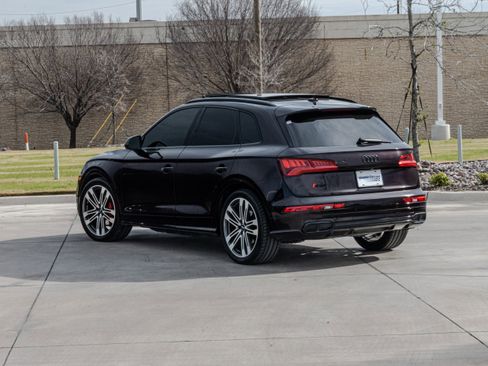 Used 2020 Audi SQ5 Prestige w/ Prestige Package image 3