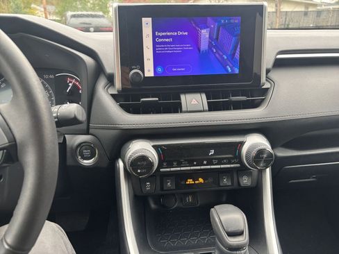 Used 2025 Toyota RAV4 XLE image 18