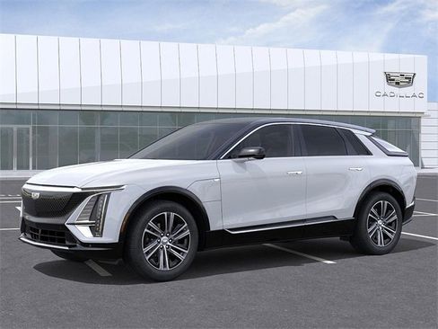 New 2026 Cadillac Lyriq Luxury image 2