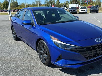 Certified 2023 Hyundai Elantra SEL w/ Cargo Package