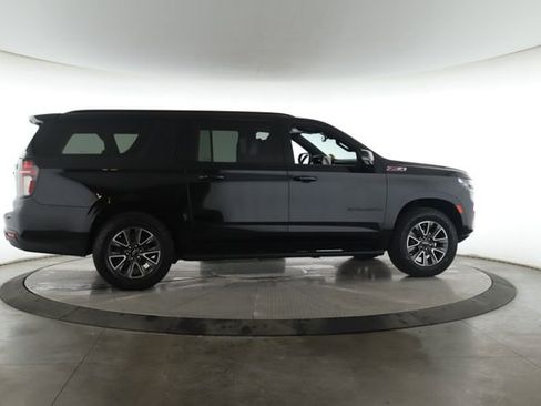 Used 2024 Chevrolet Suburban Z71 w/ Z71 Off-Road Package AWD/4WD image 6