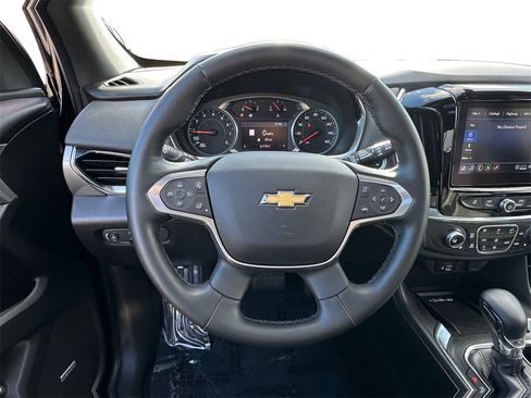 Used 2023 Chevrolet Traverse LT w/ LT Premium Package image 12