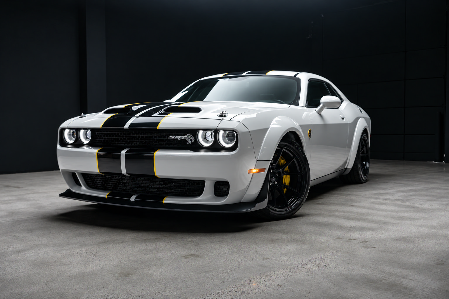 Used 2021 Dodge Challenger SRT Hellcat Redeye RWD image 2