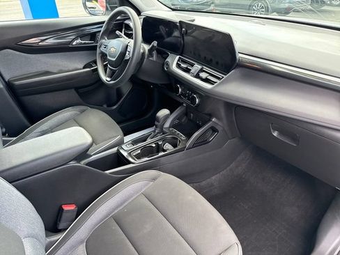Used 2024 Chevrolet TrailBlazer LS w/ LS Convenience Package FWD image 37