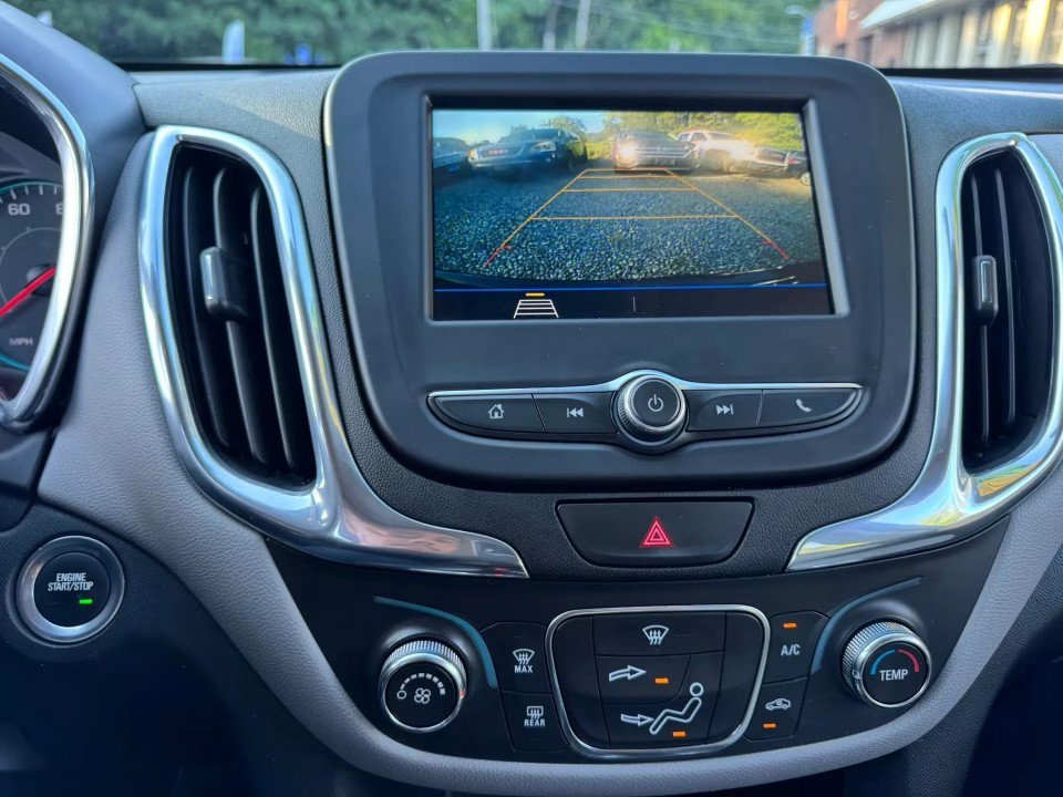 Used 2019 Chevrolet Equinox LS AWD/4WD image 21