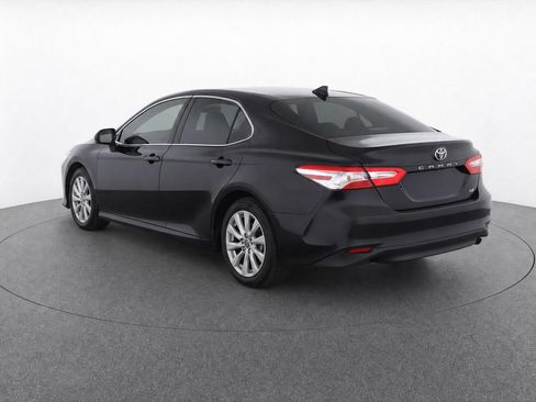 Used 2020 Toyota Camry LE FWD image 3