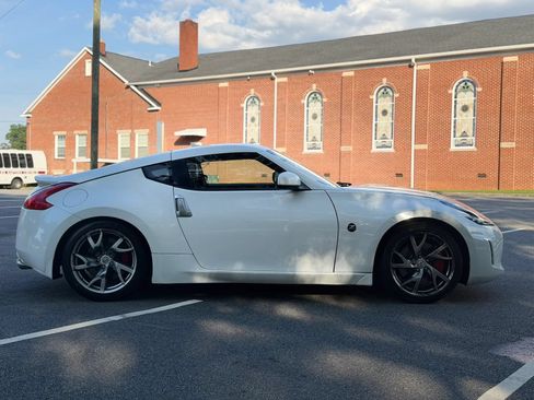 Used 2014 Nissan 370Z Touring w/ Sport Package RWD image 7