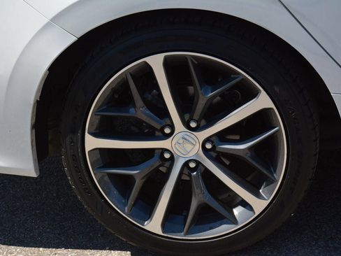 Used 2023 Honda Civic Touring image 32