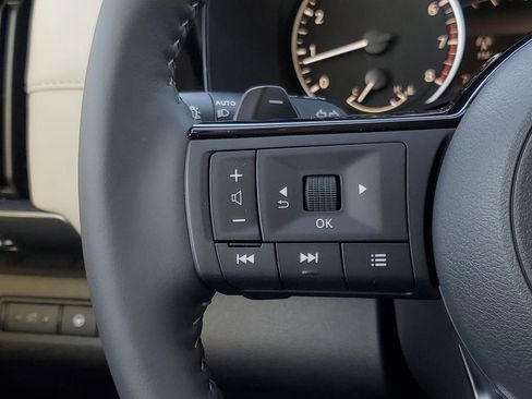 New 2025 Nissan Pathfinder SL image 16