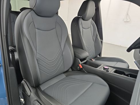 New 2026 Volkswagen Tiguan SE R-Line image 10