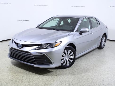 Used 2022 Toyota Camry LE image 1