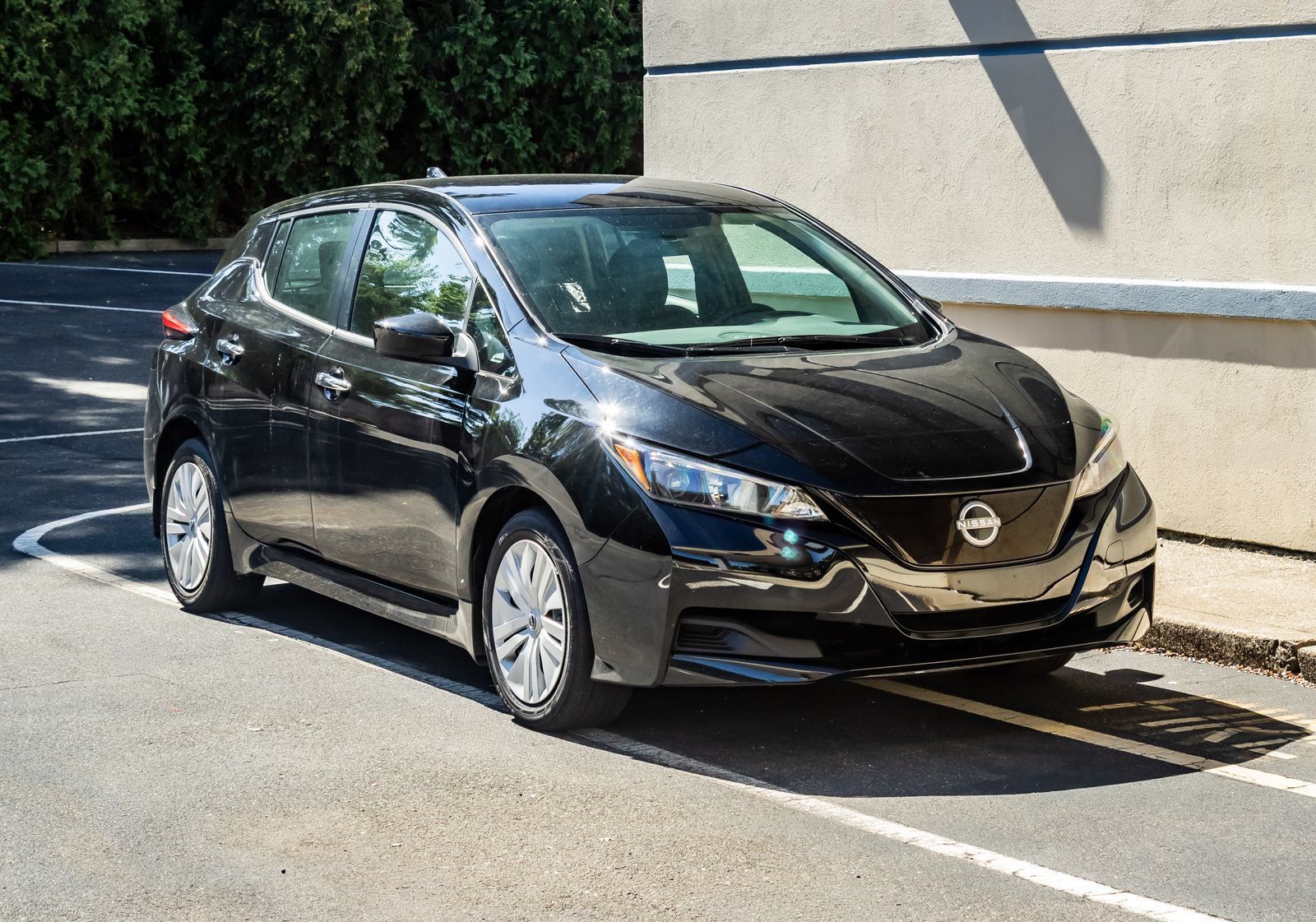 Used 2025 Nissan Leaf S FWD image 10