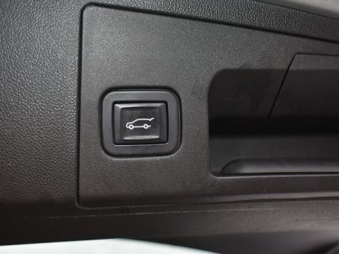 Used 2019 Cadillac XT5 Premium Luxury image 39