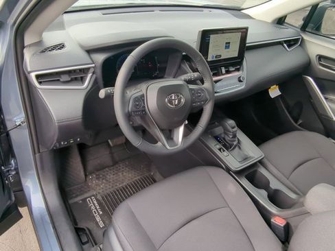 Certified 2026 Toyota Corolla Cross LE image 9