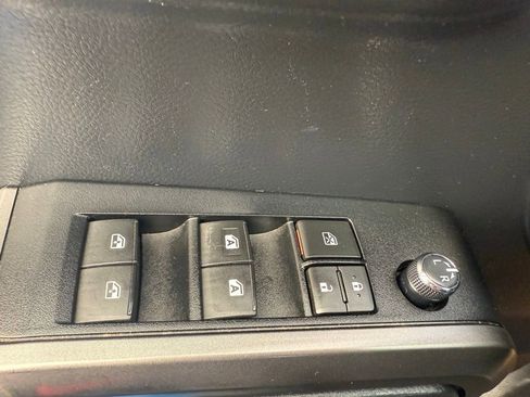 Used 2018 Toyota Tacoma TRD Off-Road image 20