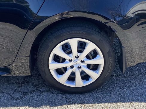 Used 2025 Toyota Corolla LE image 8